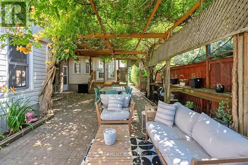 564 Maplehill Drive, Burlington, ON - Outdoor