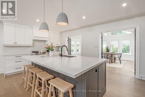 564 Maplehill Drive, Burlington, ON - Indoor Photo Showing Kitchen With Double Sink With Upgraded Kitchen
