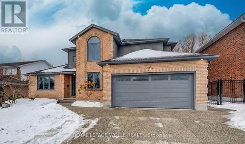 451 Knightsbridge Court, Waterloo, ON - Outdoor