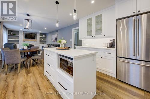 451 Knightsbridge Court, Waterloo, ON - Indoor Photo Showing Kitchen With Stainless Steel Kitchen With Upgraded Kitchen
