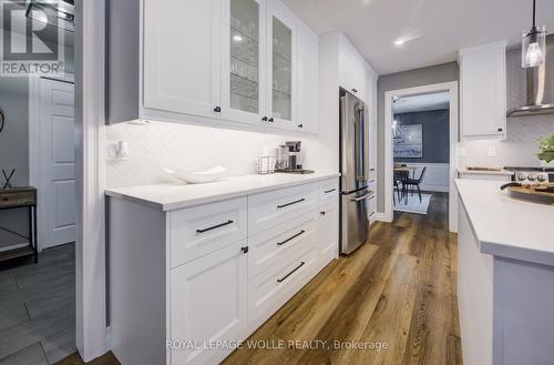 451 Knightsbridge Court, Waterloo, ON - Indoor Photo Showing Kitchen With Stainless Steel Kitchen With Upgraded Kitchen