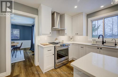 451 Knightsbridge Court, Waterloo, ON - Indoor Photo Showing Kitchen With Double Sink With Upgraded Kitchen