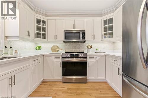 5205 Brada Crescent, Burlington, ON - Indoor Photo Showing Kitchen With Upgraded Kitchen