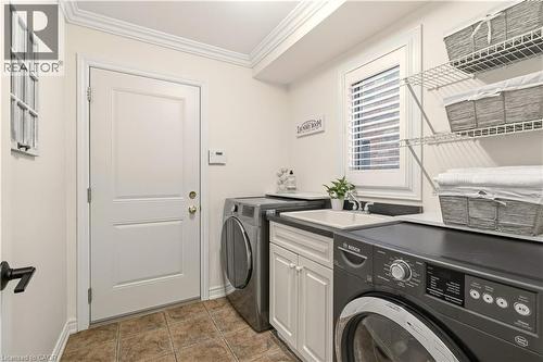 5205 Brada Crescent, Burlington, ON - Indoor Photo Showing Laundry Room