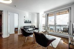 611-901 Rue de la Commune E.  Montréal (Ville-Marie), QC H2L 0E2