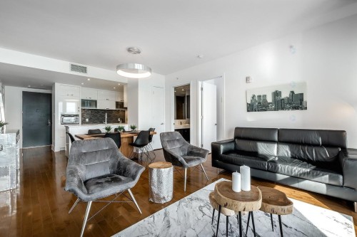 Living Room - 611-901 Rue De La Commune E., Montréal (Ville-Marie), QC - Indoor Photo Showing Living Room