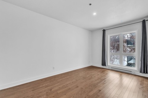 Living Room - 205-191 Av. Brock S., Montréal-Ouest, QC - Indoor Photo Showing Other Room