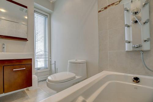 Salle de bains attenante à la CCP - 26 White Pine Drive, Beaconsfield, QC - Indoor Photo Showing Bathroom