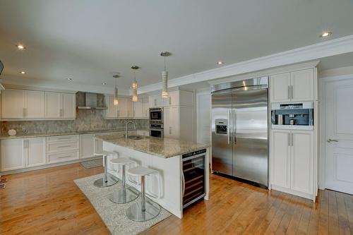 Cuisine - 26 White Pine Drive, Beaconsfield, QC - Indoor Photo Showing Kitchen With Upgraded Kitchen