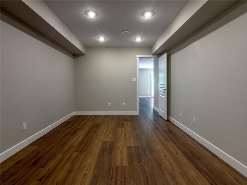 118-1675 Penticton Avenue, Penticton, BC - Indoor Photo Showing Other Room