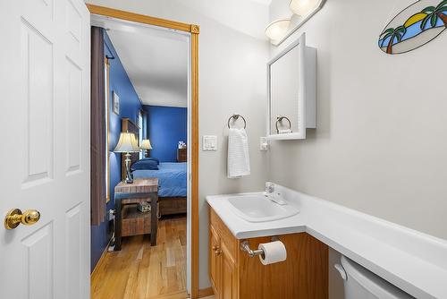 1625 Staple Crescent, Cranbrook, BC - Indoor Photo Showing Bathroom