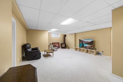 1625 Staple Crescent, Cranbrook, BC - Indoor Photo Showing Basement