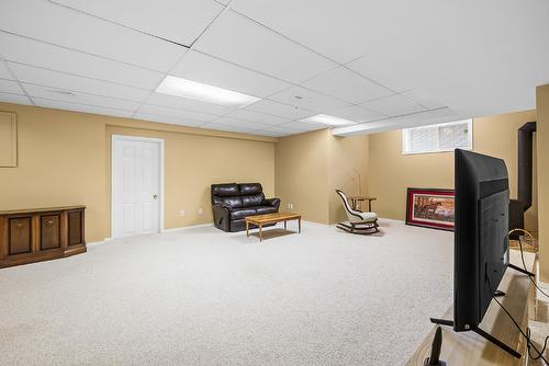 1625 Staple Crescent, Cranbrook, BC - Indoor Photo Showing Basement