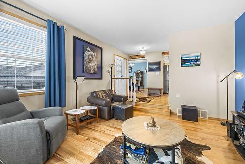 1625 Staple Crescent, Cranbrook, BC - Indoor Photo Showing Living Room