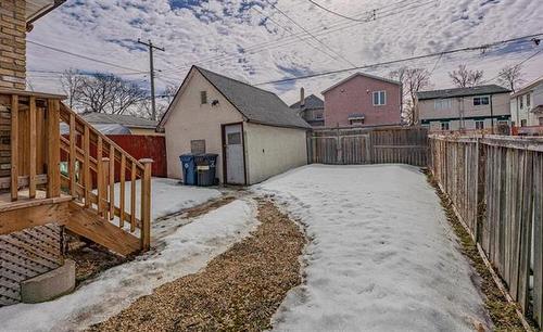 384 Magnus Ave, Winnipeg, MB 