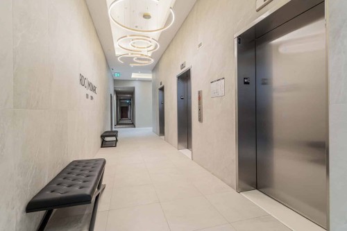 Elevator - 101-3000 Boul. Thimens, Montréal (Saint-Laurent), QC - Indoor Photo Showing Other Room