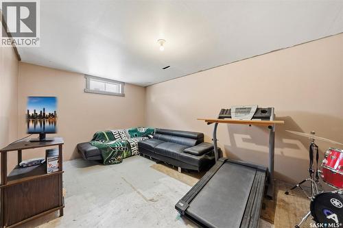 110 1St Avenue S, Hepburn, SK - Indoor Photo Showing Gym Room