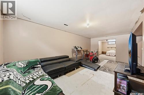 110 1St Avenue S, Hepburn, SK - Indoor