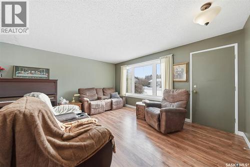 110 1St Avenue S, Hepburn, SK - Indoor Photo Showing Living Room