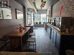 186 MAIN STREET S  Newmarket, ON L3Y 1R1