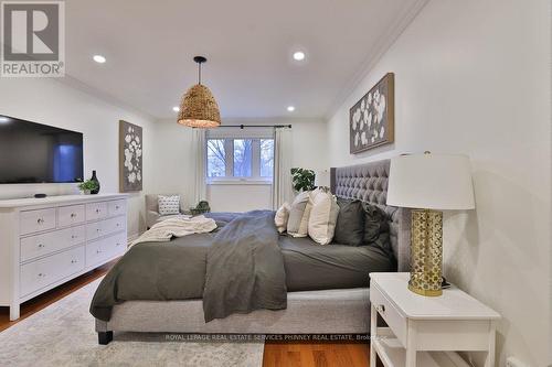 1863 Friar Tuck Court, Mississauga, ON - Indoor Photo Showing Bedroom