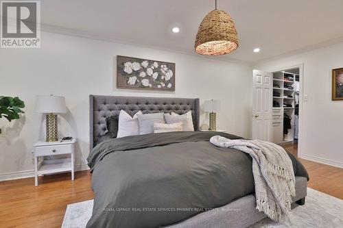 1863 Friar Tuck Court, Mississauga, ON - Indoor Photo Showing Bedroom