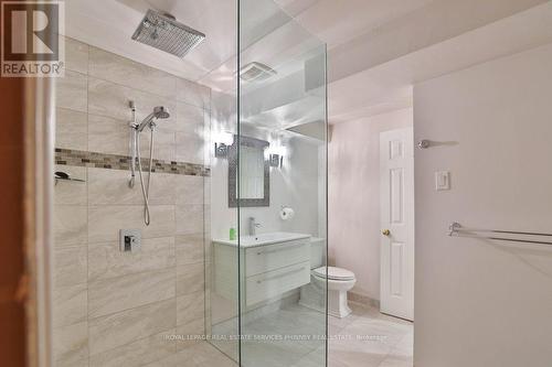 1863 Friar Tuck Court, Mississauga, ON - Indoor Photo Showing Bathroom