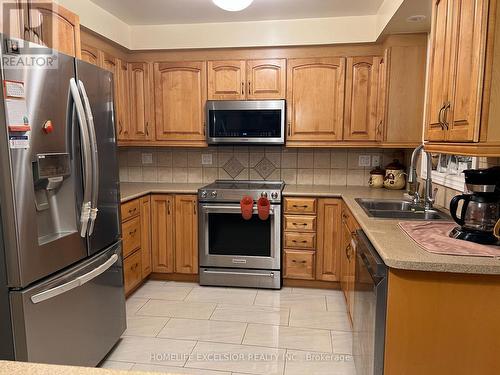 3408 Water Lily Court, Mississauga, ON - Indoor Photo Showing Kitchen With Double Sink