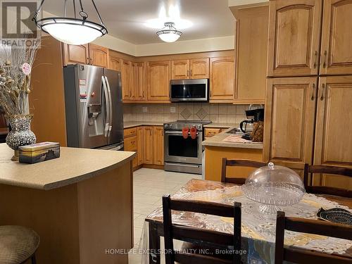 3408 Water Lily Court, Mississauga, ON - Indoor Photo Showing Kitchen