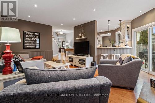 3182 Tania Crescent, Burlington, ON - Indoor Photo Showing Living Room
