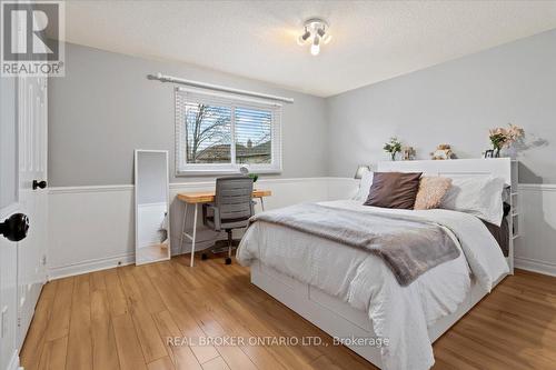 3182 Tania Crescent, Burlington, ON - Indoor Photo Showing Bedroom