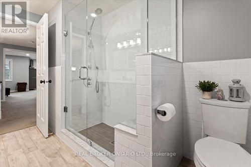 3182 Tania Crescent, Burlington, ON - Indoor Photo Showing Bathroom