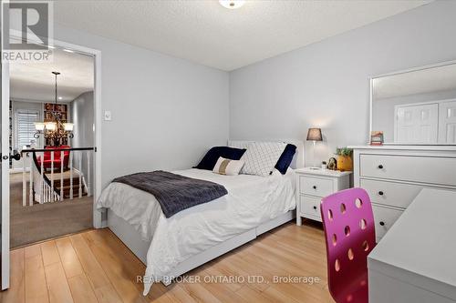 3182 Tania Crescent, Burlington, ON - Indoor Photo Showing Bedroom
