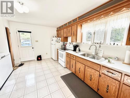 24 Main Road, Cottrell'S Cove, NL - Indoor Photo Showing Kitchen With Double Sink