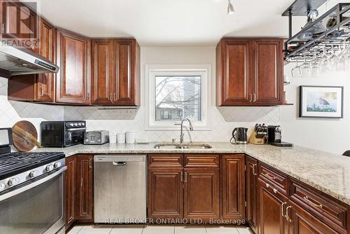 851 Rob Roy Avenue, Ottawa, ON - Indoor Photo Showing Kitchen With Double Sink