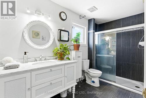 851 Rob Roy Avenue, Ottawa, ON - Indoor Photo Showing Bathroom