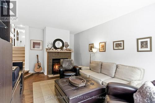 851 Rob Roy Avenue, Ottawa, ON - Indoor Photo Showing Living Room With Fireplace