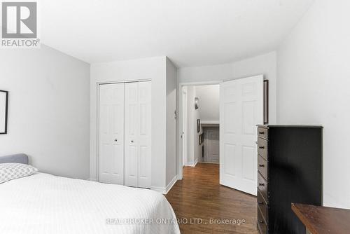 851 Rob Roy Avenue, Ottawa, ON - Indoor Photo Showing Bedroom