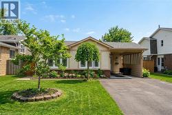 697 LOMOND Crescent  Burlington, ON L7L 2N8