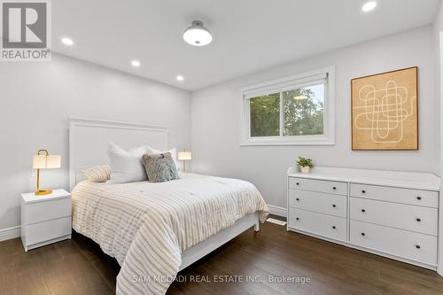 7209 Fayette Circle, Mississauga, ON - Indoor Photo Showing Bedroom