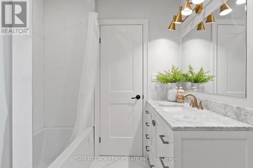 7209 Fayette Circle, Mississauga, ON - Indoor Photo Showing Bathroom