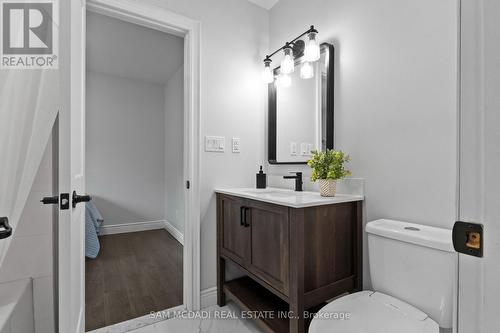 7209 Fayette Circle, Mississauga, ON - Indoor Photo Showing Bathroom
