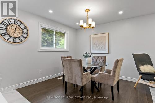 7209 Fayette Circle, Mississauga, ON - Indoor Photo Showing Dining Room