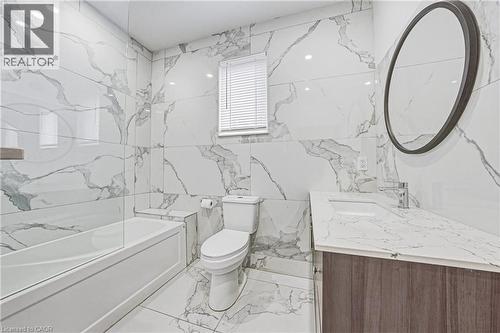 68 Vansitmart Avenue, Hamilton, ON - Indoor Photo Showing Bathroom