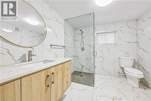 68 Vansitmart Avenue, Hamilton, ON - Indoor Photo Showing Bathroom