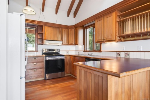 4394 Langton Rd, Campbell River, BC 