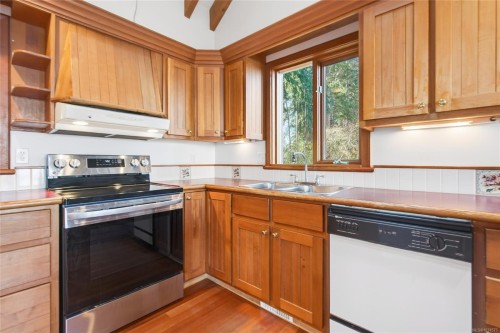 4394 Langton Rd, Campbell River, BC 