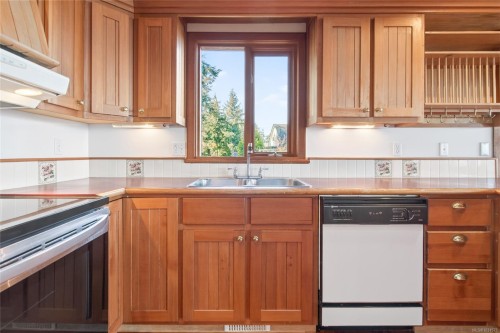 4394 Langton Rd, Campbell River, BC 