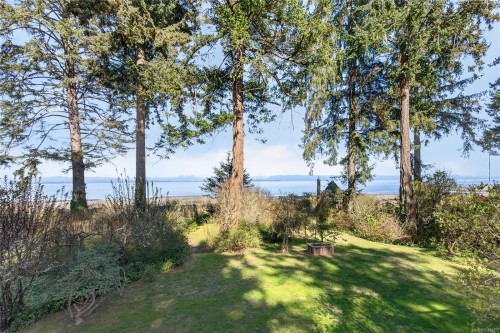 4394 Langton Rd, Campbell River, BC 