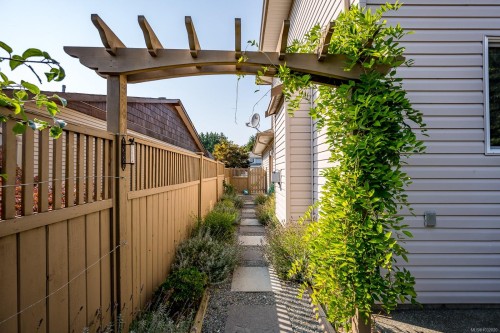 1952 Marten Ave, Comox, BC 